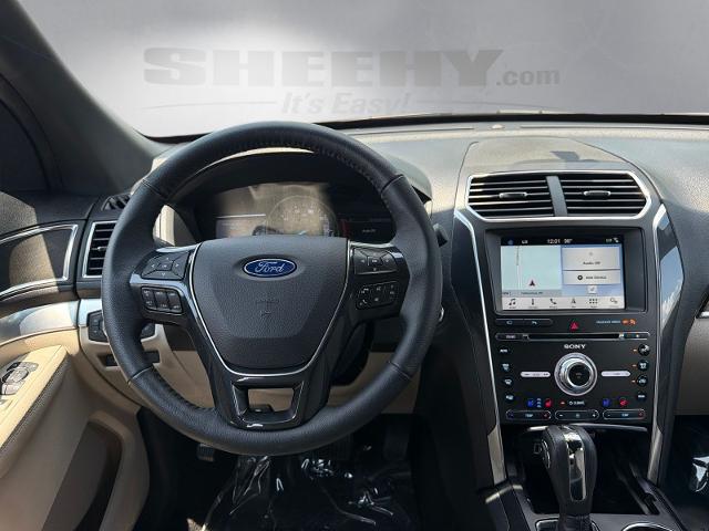 Used 2018 White Platinum Clearcoat Metallic Ford  image 3