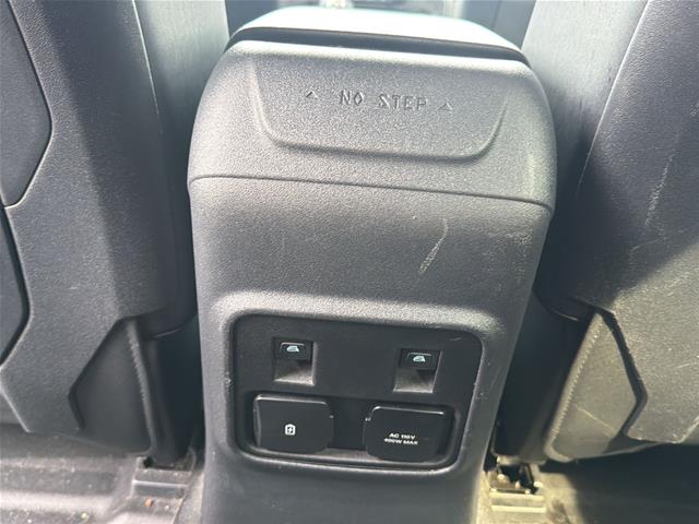 Used 2023 Cactus Green / Gray Ford  image 18