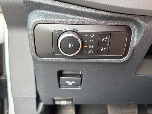 Used 2023 Cactus Green / Gray Ford  image 24