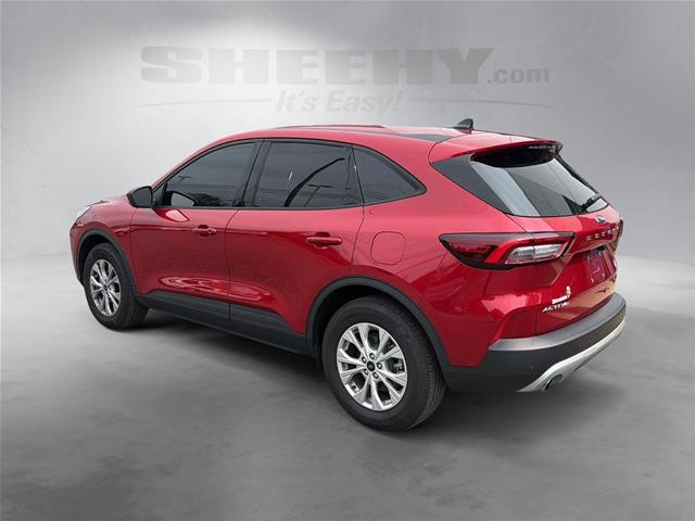 Used 2025 Rapid Red Metallic Tinted Clearcoat Ford  image 13