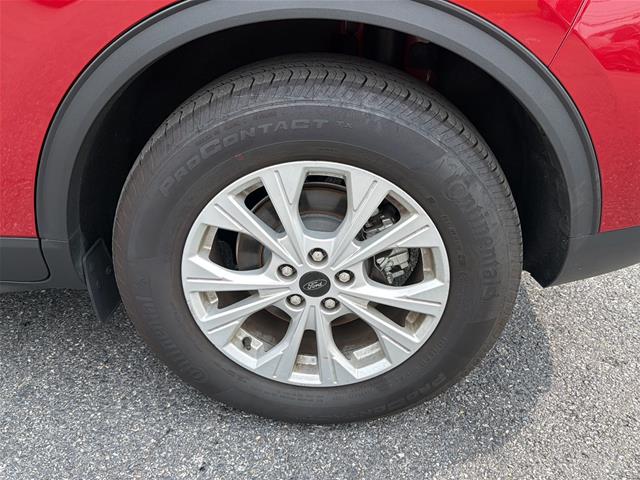 Used 2025 Rapid Red Metallic Tinted Clearcoat Ford  image 26