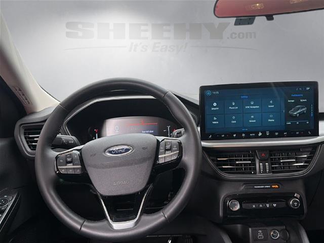 Used 2025 Rapid Red Metallic Tinted Clearcoat Ford  image 3
