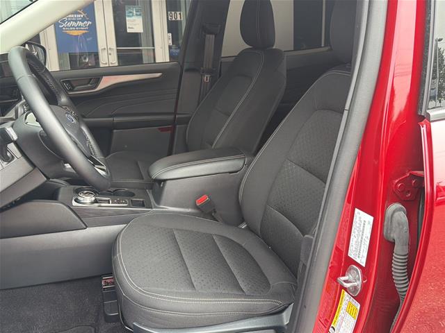 Used 2025 Rapid Red Metallic Tinted Clearcoat Ford  image 8