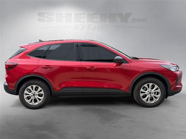 Used 2025 Rapid Red Metallic Tinted Clearcoat Ford  image 9