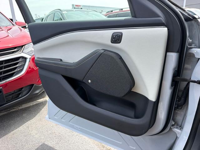 Used 2023 Space White Metallic Ford  image 24