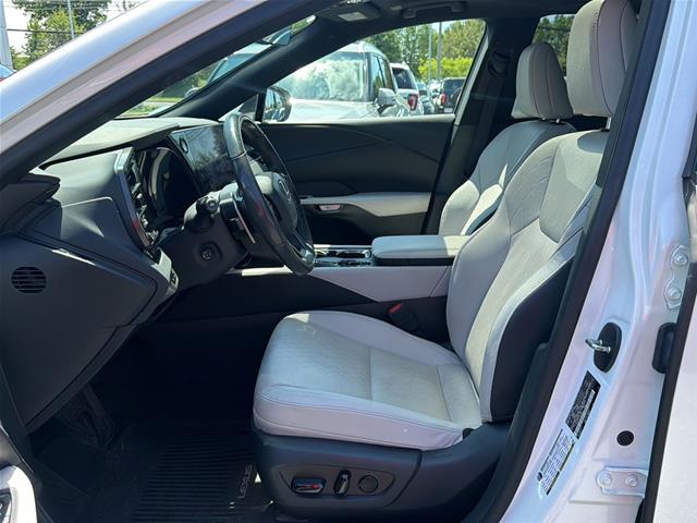 Used 2023 Eminent White Pearl Lexus  image 9