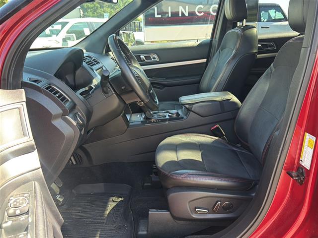 Used 2018 Ruby Red Metallic Tinted Clearcoat Ford  image 9