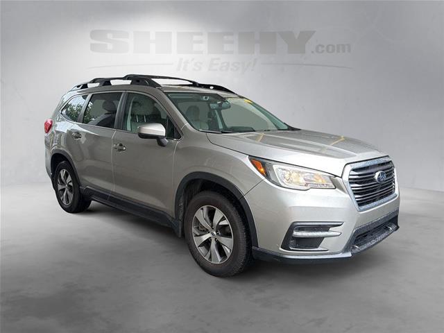 Used 2019 Tungsten Metallic Subaru  image 2