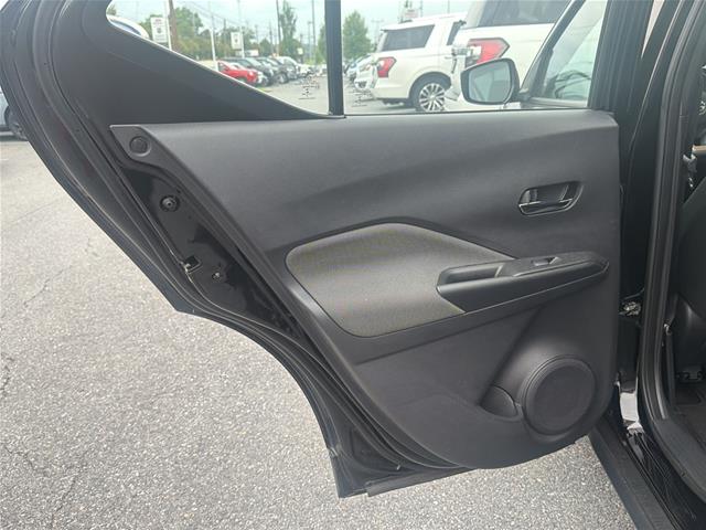 Used 2018 Super Black Nissan  image 11