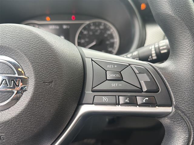 Used 2018 Super Black Nissan  image 18