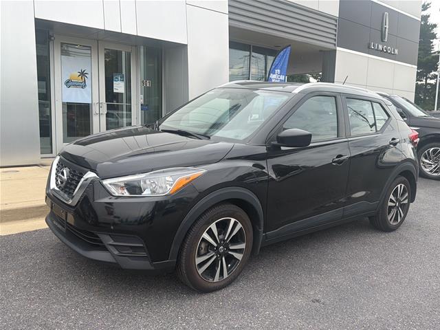 Used 2018 Super Black Nissan  image 7