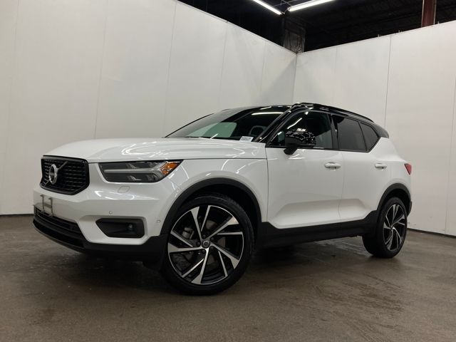 2020 Volvo XC40