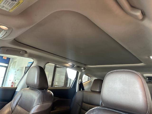Used 2015 Magnetic Black Nissan  image 11