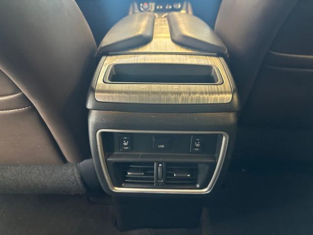 Used 2015 Magnetic Black Nissan  image 20