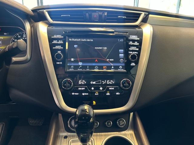 Used 2015 Magnetic Black Nissan  image 5