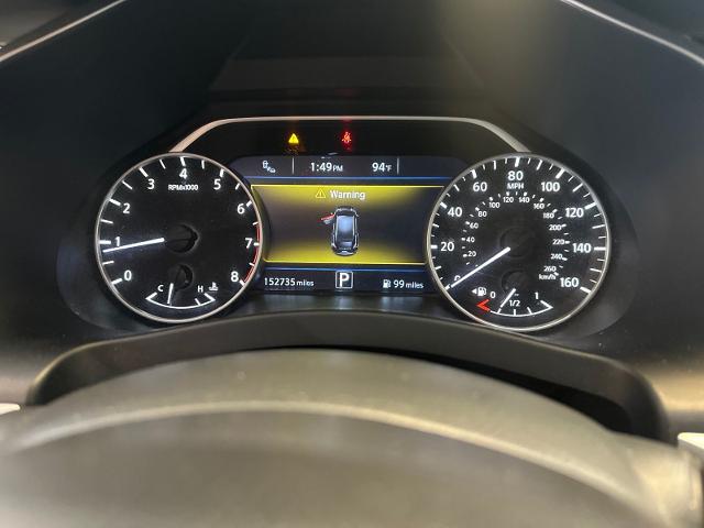 Used 2015 Magnetic Black Nissan  image 6