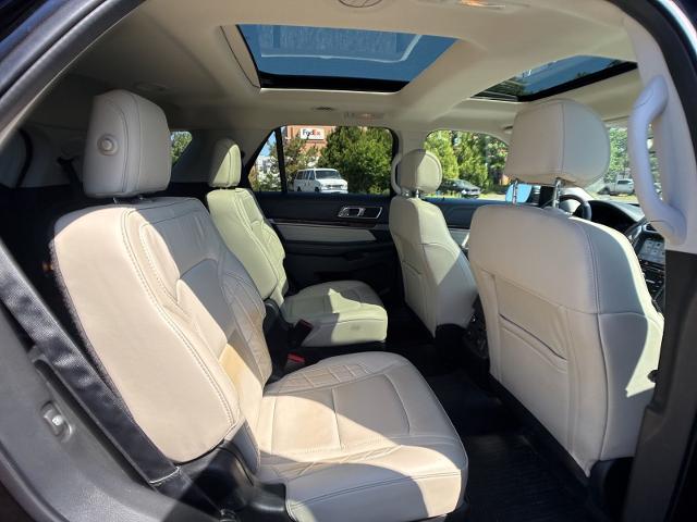 Used 2017 Shadow Black Ford  image 28