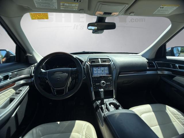 Used 2017 Shadow Black Ford  image 3
