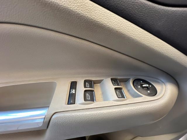 Used 2013 White Platinum Tri-Coat Ford  image 25