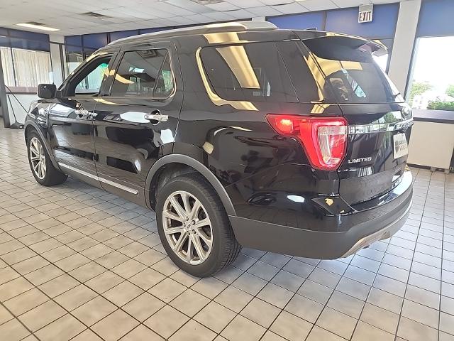 Used 2016 Shadow Black Ford  image 5