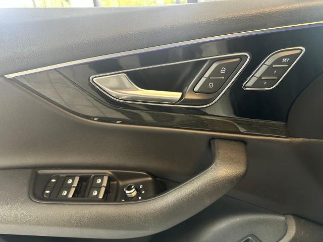 Used 2017 Carrara White Audi  image 18