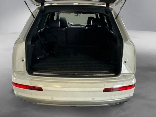 Used 2017 Carrara White Audi  image 23