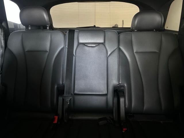 Used 2017 Carrara White Audi  image 27