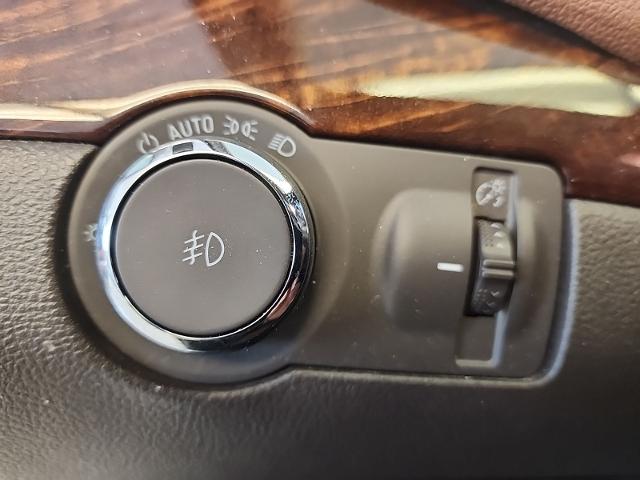 Used 2016 White Pearl Metallic Buick  image 22