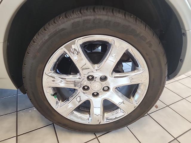 Used 2016 White Pearl Metallic Buick  image 25