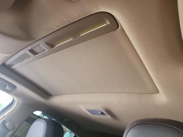 Used 2016 White Pearl Metallic Buick  image 30