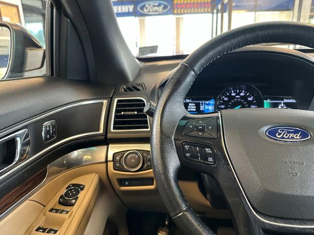 Used 2017 Blue Jeans Metallic Ford  image 23