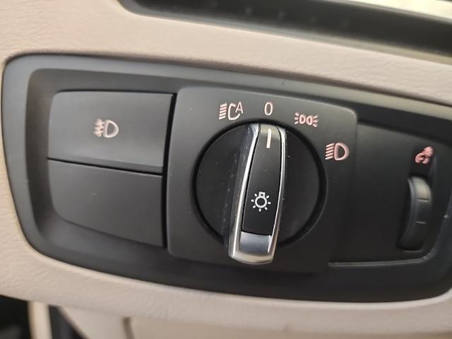 Used 2019 Mineral White Metallic BMW  image 22