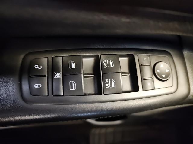 Used 2014 Granite Crystal Clearcoat Metallic Jeep  image 23