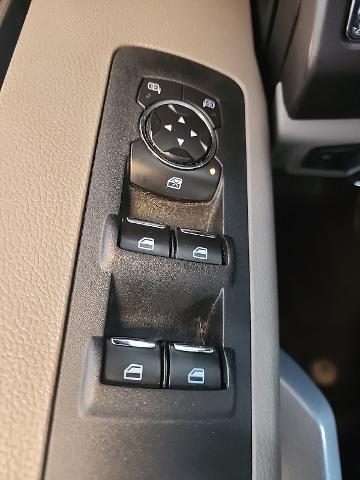 Used 2016 Blue Jeans Metallic Ford  image 20
