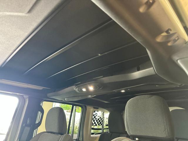 Used 2024 Earl Clearcoat Jeep  image 27
