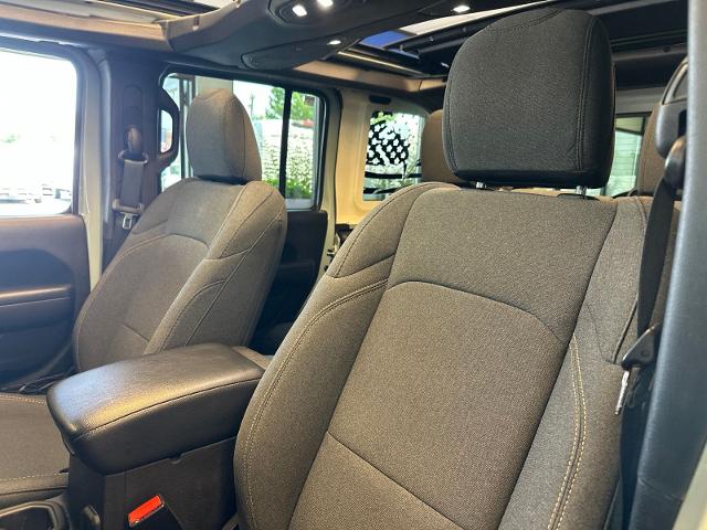 Used 2024 Earl Clearcoat Jeep  image 9