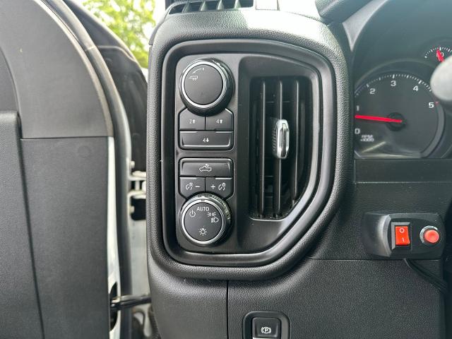 Used 2020 Summit White Chevrolet  image 20
