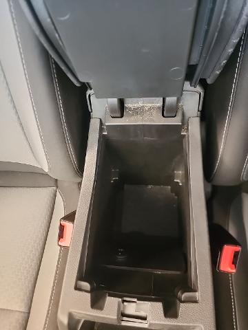 Used 2018 Magnetic Metallic Ford  image 18