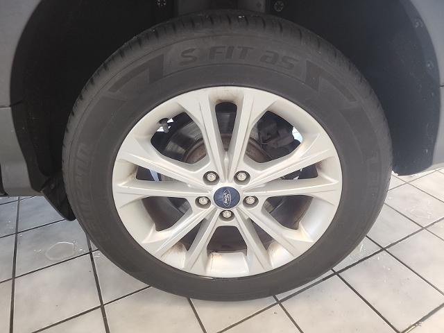 Used 2018 Magnetic Metallic Ford  image 25