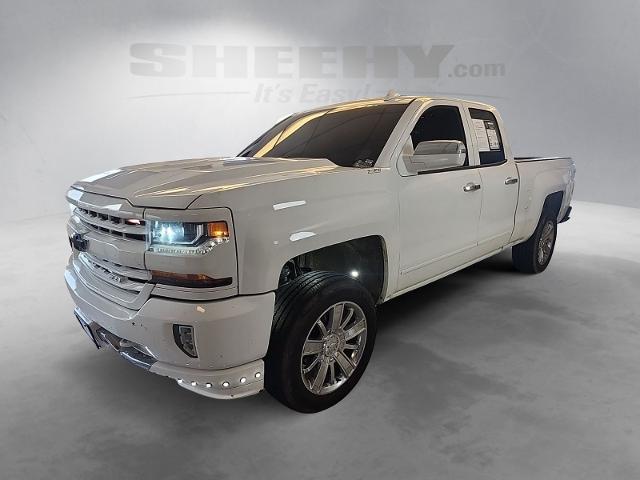 Used 2017 Summit White Chevrolet  image 16