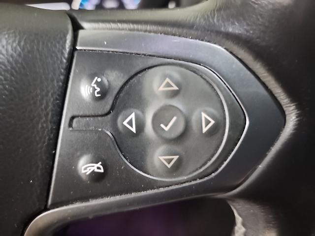 Used 2017 Summit White Chevrolet  image 19