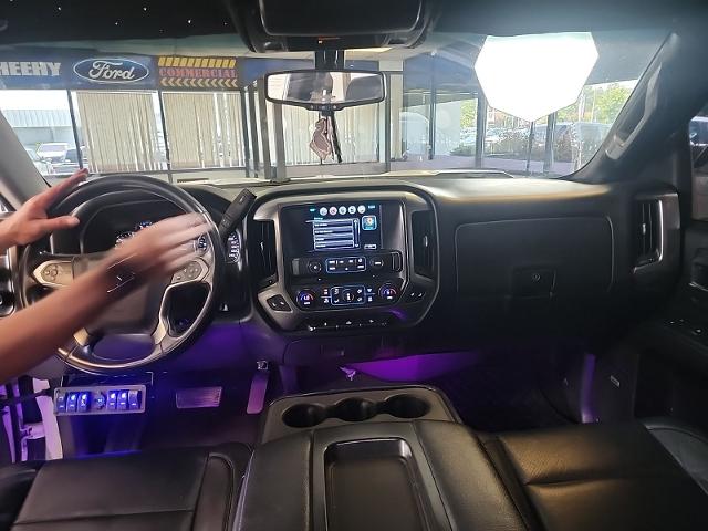 Used 2017 Summit White Chevrolet  image 25