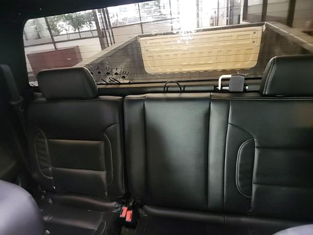 Used 2017 Summit White Chevrolet  image 26