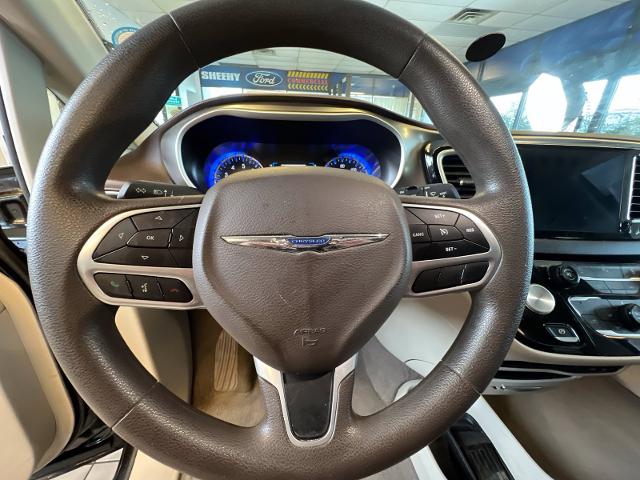 Used 2017 Brilliant Black Crystal Pearlcoat Chrysler  image 18