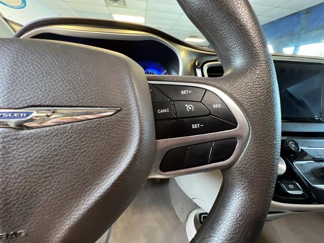 Used 2017 Brilliant Black Crystal Pearlcoat Chrysler  image 21