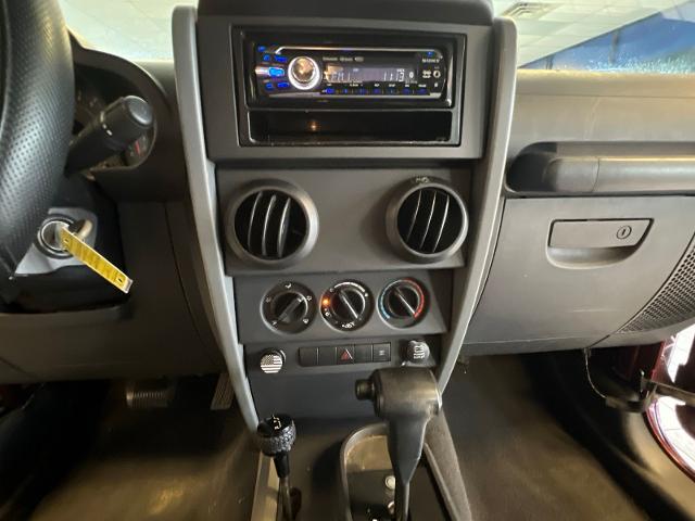 Used 2007 Red Rock Crystal Pearlcoat Jeep  image 19