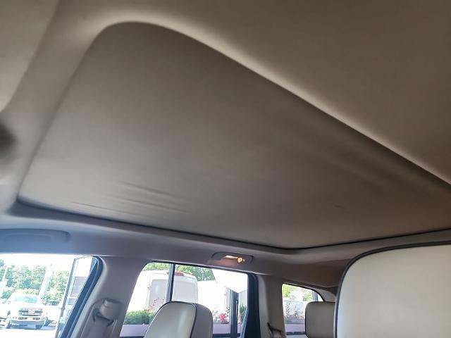 Used 2014 Bright White Clearcoat Jeep  image 30