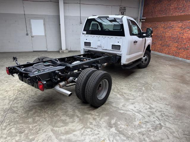 New 2026 Oxford White Ford F-350® XL image 5
