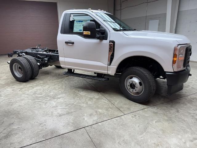 New 2026 Oxford White Ford F-350® XL image 6