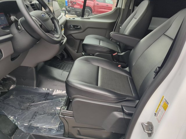 New 2026 Oxford White Ford Cargo Van image 17